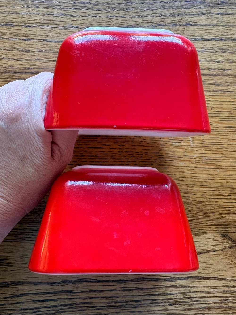 Vintage Pyrex Red Glass Refrigerator Dishes- “Fridgie” - Set of 2- 501C- one lid - Picture 12 of 15